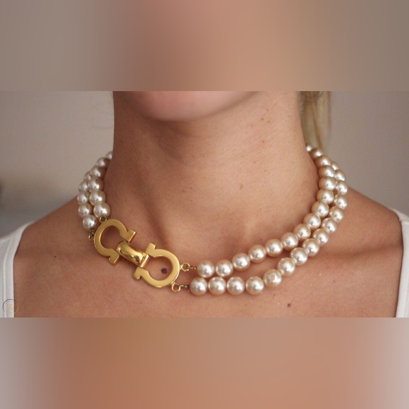 Ferragamo pearl neckless - Picture 1 of 6